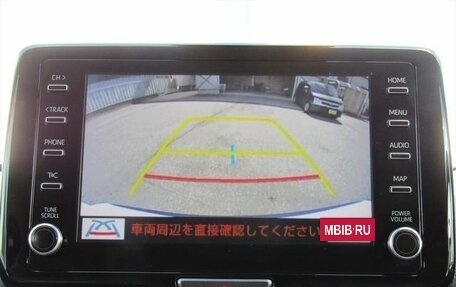 Toyota Yaris Cross, 2022 год, 1 950 000 рублей, 8 фотография