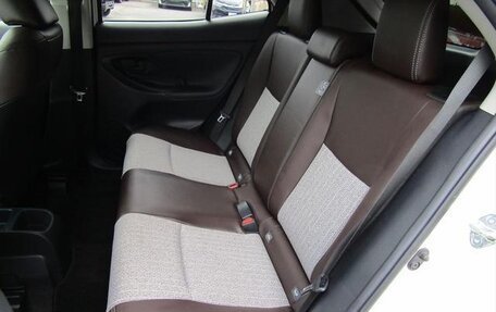 Toyota Yaris Cross, 2022 год, 1 950 000 рублей, 13 фотография