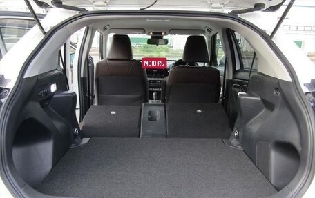 Toyota Yaris Cross, 2022 год, 1 950 000 рублей, 16 фотография