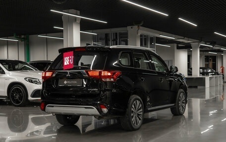 Mitsubishi Outlander III рестайлинг 3, 2022 год, 3 250 000 рублей, 4 фотография