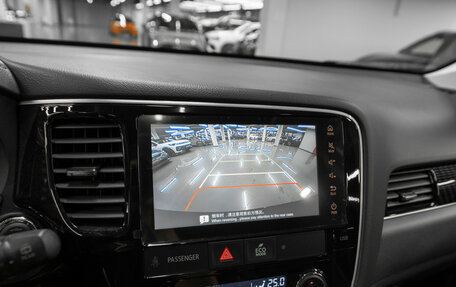 Mitsubishi Outlander III рестайлинг 3, 2022 год, 3 250 000 рублей, 17 фотография