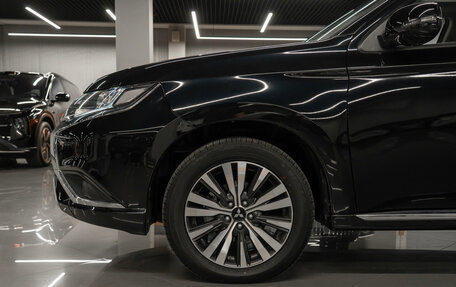 Mitsubishi Outlander III рестайлинг 3, 2022 год, 3 250 000 рублей, 23 фотография