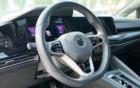 Volkswagen Golf VIII, 2022 год, 2 150 000 рублей, 7 фотография