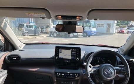 Toyota Yaris Cross, 2022 год, 1 900 000 рублей, 8 фотография