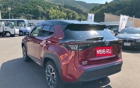 Toyota Yaris Cross, 2022 год, 1 900 000 рублей, 6 фотография