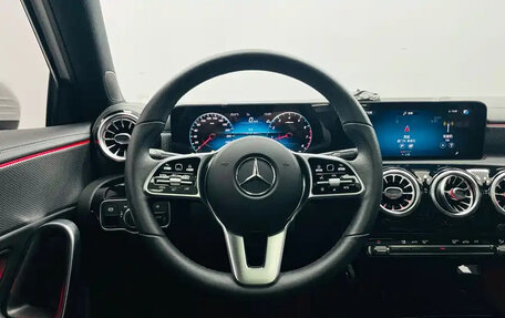 Mercedes-Benz A-Класс, 2022 год, 2 179 000 рублей, 12 фотография