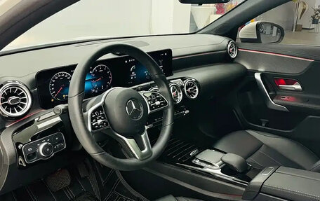 Mercedes-Benz A-Класс, 2022 год, 2 179 000 рублей, 10 фотография