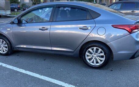 Hyundai Solaris II рестайлинг, 2019 год, 700 000 рублей, 5 фотография