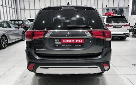 Mitsubishi Outlander III рестайлинг 3, 2021 год, 2 550 000 рублей, 7 фотография