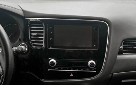 Mitsubishi Outlander III рестайлинг 3, 2021 год, 2 550 000 рублей, 18 фотография