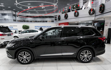 Mitsubishi Outlander III рестайлинг 3, 2018 год, 2 099 000 рублей, 10 фотография