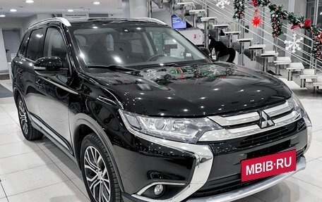 Mitsubishi Outlander III рестайлинг 3, 2018 год, 2 099 000 рублей, 3 фотография