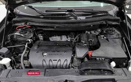 Mitsubishi Outlander III рестайлинг 3, 2018 год, 2 099 000 рублей, 11 фотография