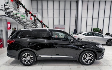 Mitsubishi Outlander III рестайлинг 3, 2018 год, 2 099 000 рублей, 5 фотография