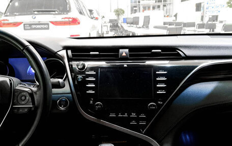 Toyota Camry, 2018 год, 2 995 000 рублей, 19 фотография