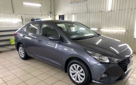 Hyundai Solaris II рестайлинг, 2021 год, 1 550 000 рублей, 1 фотография