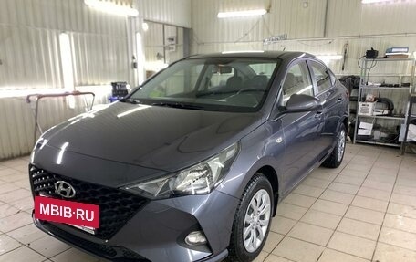 Hyundai Solaris II рестайлинг, 2021 год, 1 550 000 рублей, 2 фотография