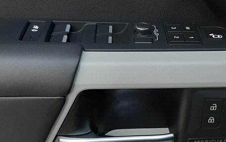 Land Rover Defender II, 2023 год, 10 990 000 рублей, 17 фотография