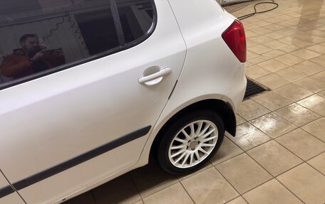 Skoda Fabia II, 2011 год, 730 000 рублей, 3 фотография