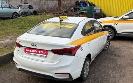 Hyundai Solaris II рестайлинг, 2018 год, 570 000 рублей, 2 фотография