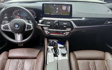 BMW 5 серия, 2022 год, 4 980 000 рублей, 8 фотография