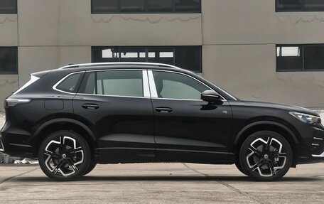 Volkswagen Tiguan, 2025 год, 5 590 000 рублей, 6 фотография