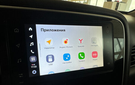 Mitsubishi Outlander III рестайлинг 3, 2021 год, 1 840 000 рублей, 14 фотография