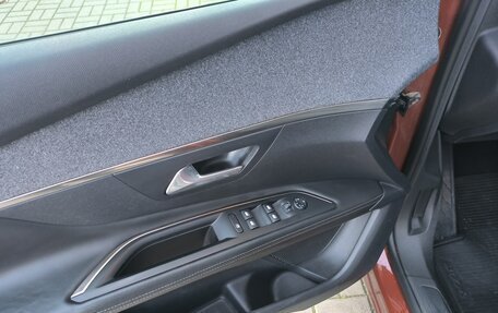 Peugeot 3008 II, 2017 год, 1 995 000 рублей, 30 фотография