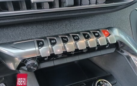 Peugeot 3008 II, 2017 год, 1 995 000 рублей, 27 фотография