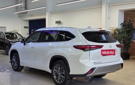 Toyota Highlander, 2025 год, 6 100 000 рублей, 5 фотография