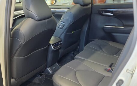 Toyota Highlander, 2025 год, 6 100 000 рублей, 23 фотография