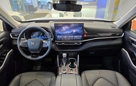 Toyota Highlander, 2025 год, 6 100 000 рублей, 14 фотография