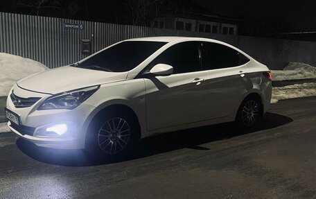 Hyundai Solaris II рестайлинг, 2015 год, 550 000 рублей, 5 фотография