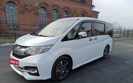 Honda Stepwgn IV, 2015 год, 2 250 000 рублей, 1 фотография