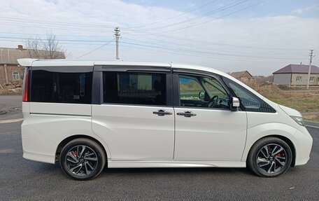 Honda Stepwgn IV, 2015 год, 2 250 000 рублей, 4 фотография