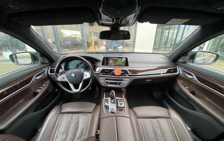 BMW 7 серия, 2018 год, 5 499 000 рублей, 21 фотография