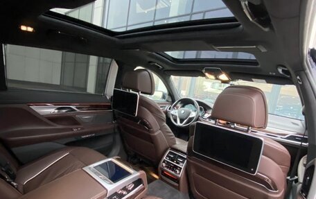 BMW 7 серия, 2018 год, 5 499 000 рублей, 13 фотография