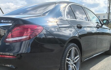 Mercedes-Benz E-Класс, 2019 год, 3 000 000 рублей, 3 фотография