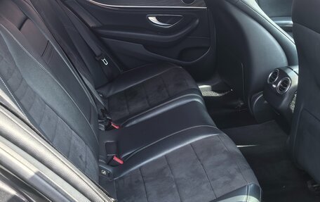 Mercedes-Benz E-Класс, 2019 год, 3 000 000 рублей, 7 фотография