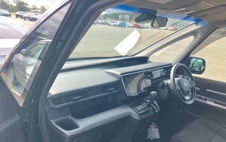 Honda Stepwgn IV, 2021 год, 1 980 000 рублей, 8 фотография