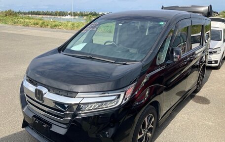 Honda Stepwgn IV, 2021 год, 1 980 000 рублей, 2 фотография