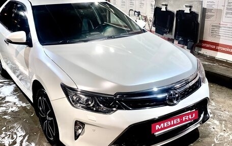 Toyota Camry, 2017 год, 2 350 000 рублей, 3 фотография