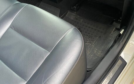 Toyota Camry, 2017 год, 2 350 000 рублей, 9 фотография