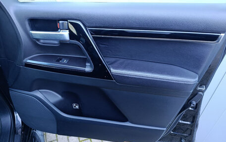 Toyota Land Cruiser 200, 2015 год, 5 250 000 рублей, 21 фотография