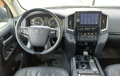 Toyota Land Cruiser 200, 2015 год, 5 250 000 рублей, 24 фотография