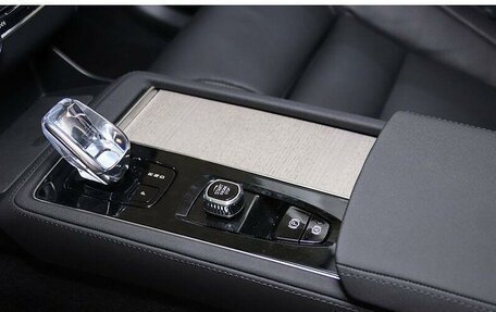 Volvo XC90 II рестайлинг, 2025 год, 13 600 000 рублей, 19 фотография