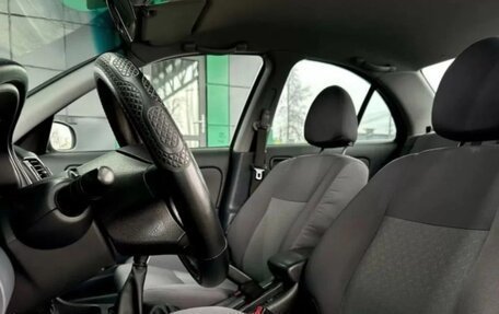 Nissan Almera, 2004 год, 272 000 рублей, 13 фотография