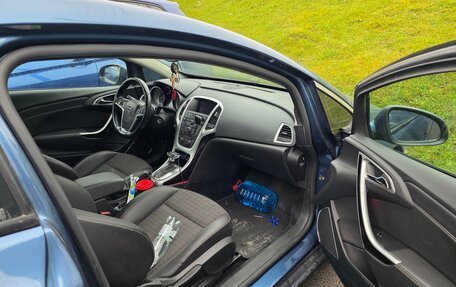 Opel Astra J, 2014 год, 899 999 рублей, 2 фотография