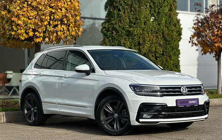 Volkswagen Tiguan II, 2020 год, 3 080 000 рублей, 3 фотография
