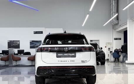 Volkswagen Tiguan, 2025 год, 4 990 000 рублей, 6 фотография